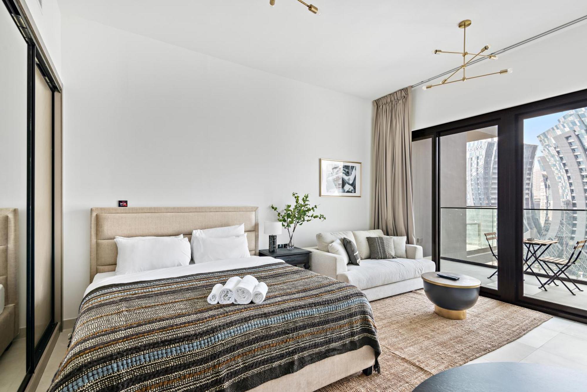 Furnished Binghatti Canal - Burj Khalifa View, شقة