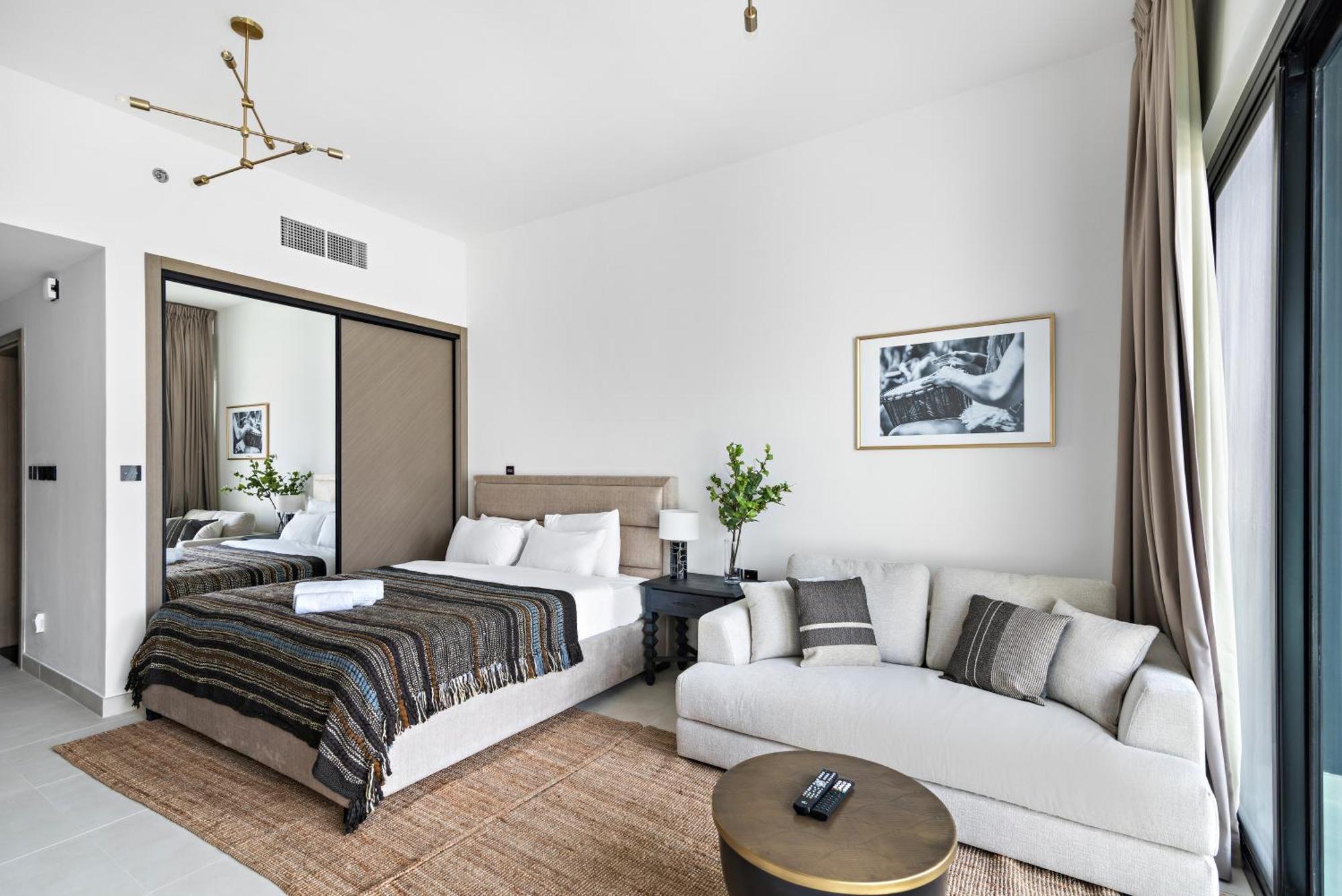 Apartment Furnished Binghatti Canal - Burj Khalifa View, Dubai