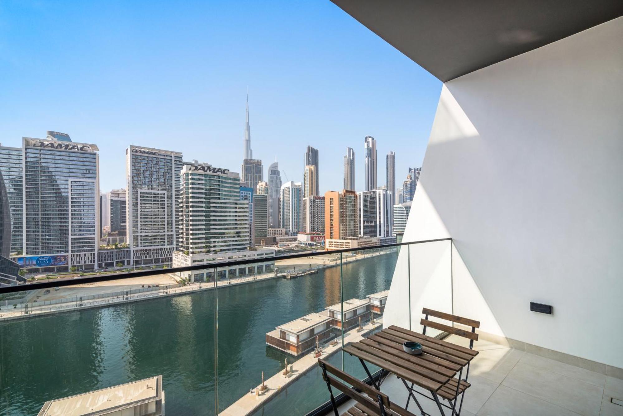 Furnished Binghatti Canal - Burj Khalifa View, شقة *