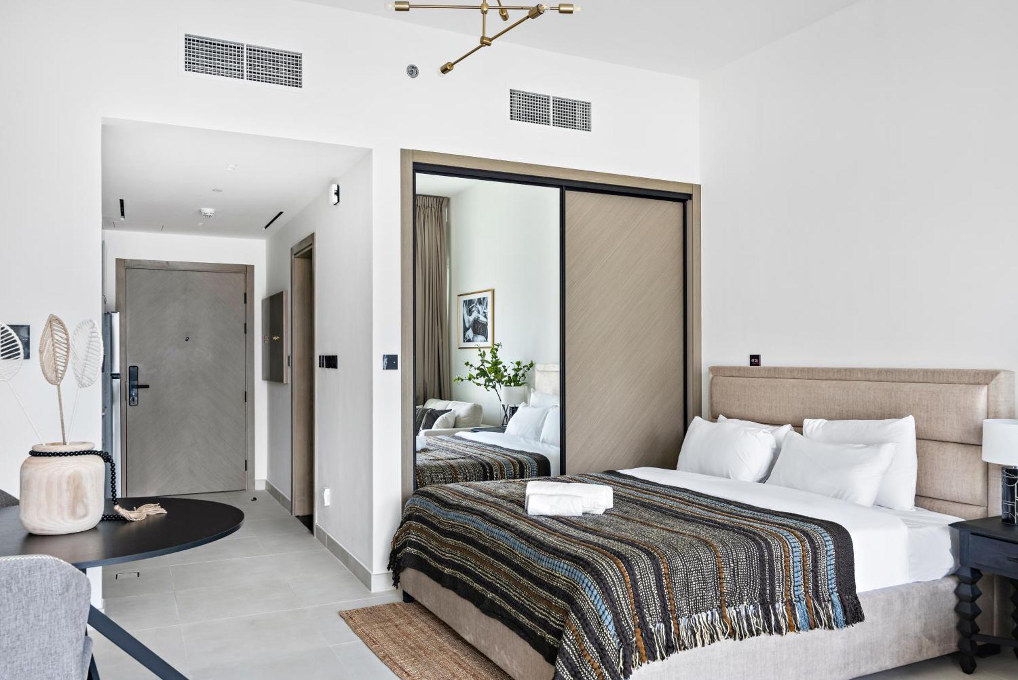 Furnished Binghatti Canal - Burj Khalifa View, شقة دبي