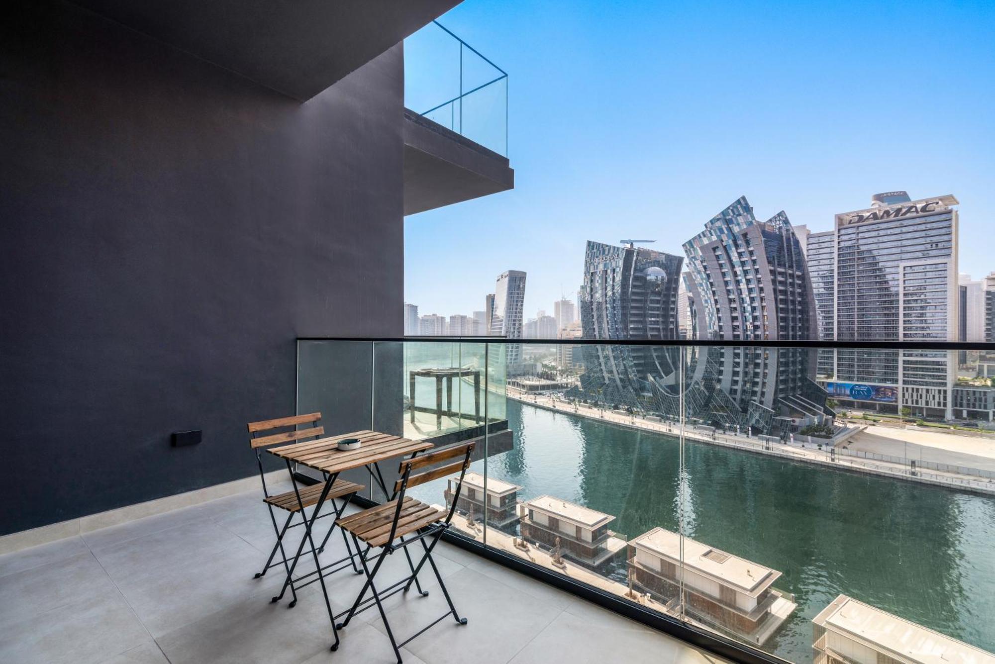 Furnished Binghatti Canal - Burj Khalifa View, شقة *