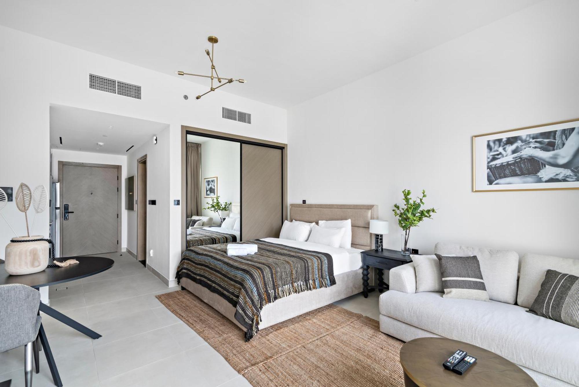 Furnished Binghatti Canal - Burj Khalifa View, شقة